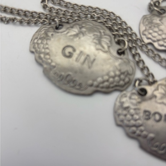 Arthur Court Grape Bottle Markers Set - Picture 3 of 8